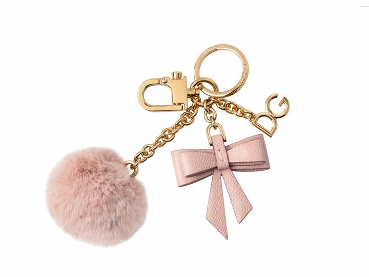 手持ちのバッグに付けて、こなれたフェミニンさを高めたい。¥47,000 ©DOLCE&GABBANA