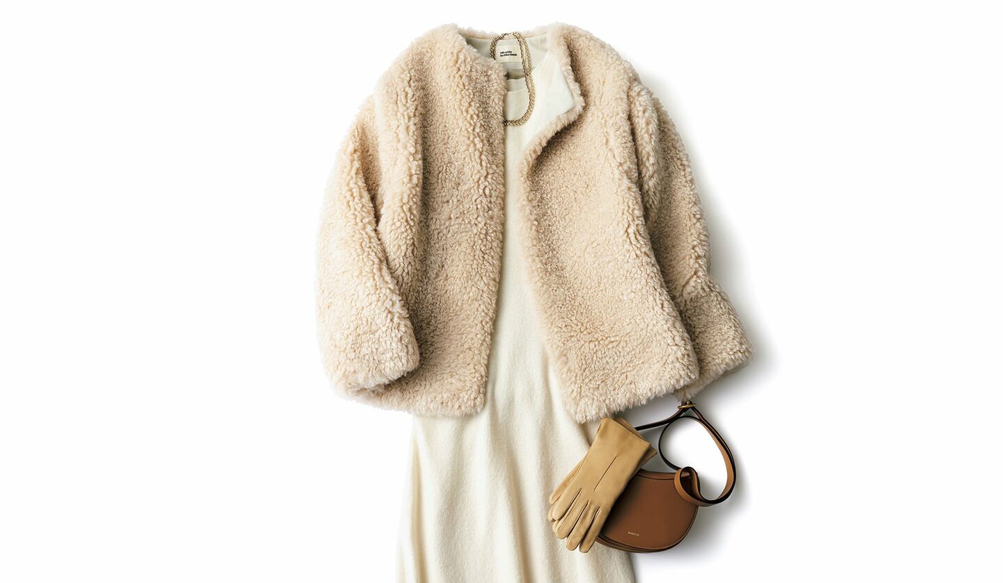 「ミラ ショーン バイ チカ キサダ」のボアコートと「リヴィアナ コンティ」のワンピースのコーディネート