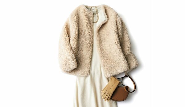 2/3 Tue｜ハニーベージュのボアコート×アイボリーのワンピースでふんわり柔らかムードを醸して【365日コーディネート】