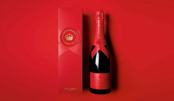 特別なシャンパンで華やかなホリデーシーズンを！モエ・エ・シャンドンの“赤”に染まった限定商品「シェア ザ ラブ」