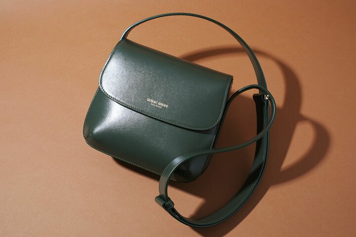 バッグ「ジョルジオ アルマーニ ラ プリマ」ショルダーバッグ スモール［縦16×横20×マチ12cm］￥198,000（ジョルジオ アルマーニ ジャパン<ジョルジオ アルマーニ>） 