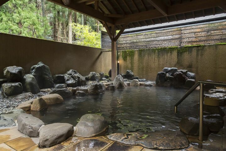 女湯「お市の湯」の露天風呂
