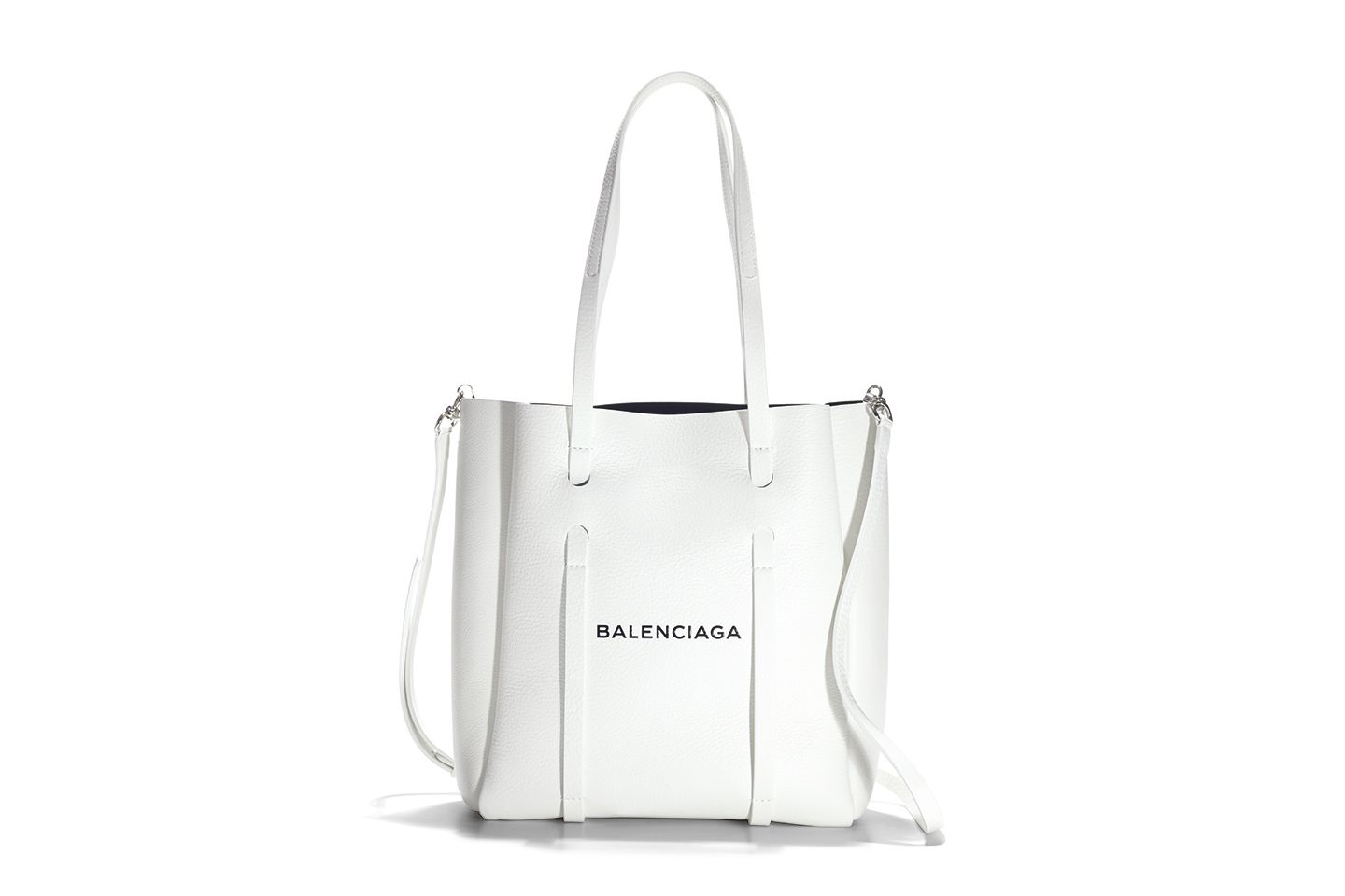 「エブリデイ ロゴトート XS」【縦27×横24×マチ11cm】¥132,000(バレンシアガ ジャパン)