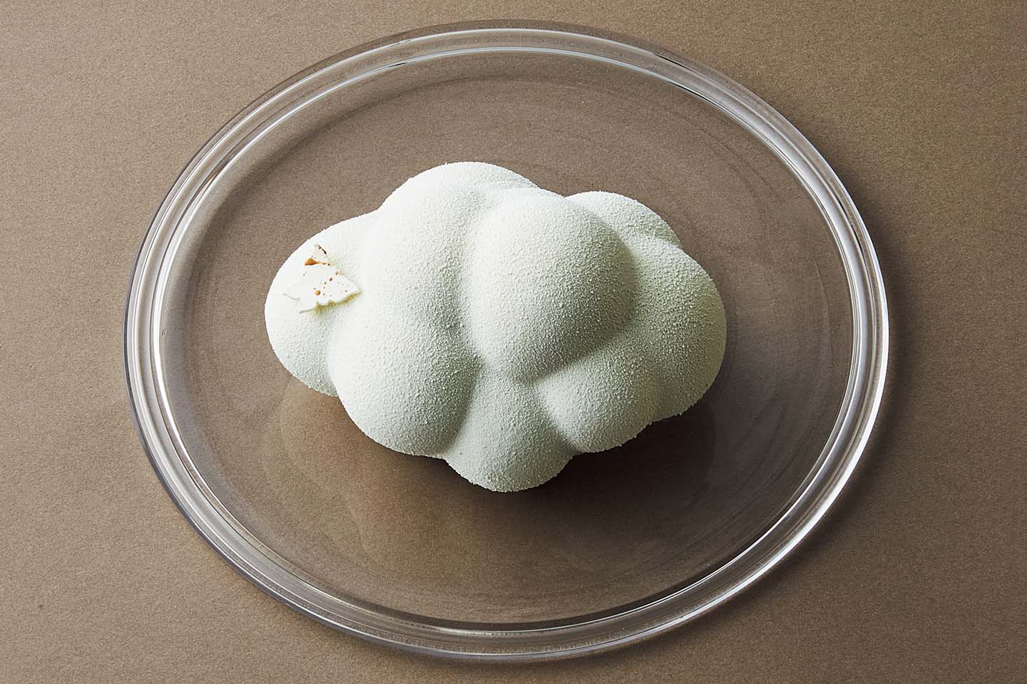 KUMO(クモ)R 1個¥1,400 ※店頭販売10:30ごろ予定(個数限定)※予約不可。※店頭受け渡しのみ。(1Fグルメショップで購入可能)