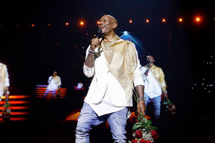 2025年11月20日、ニューヨークのバークレイズ・センターで開催されたブランディ アンド モニカのライブに出演。