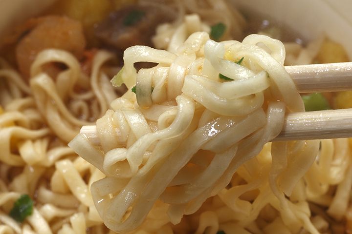 高級カップラーメンを贅沢に楽しむ