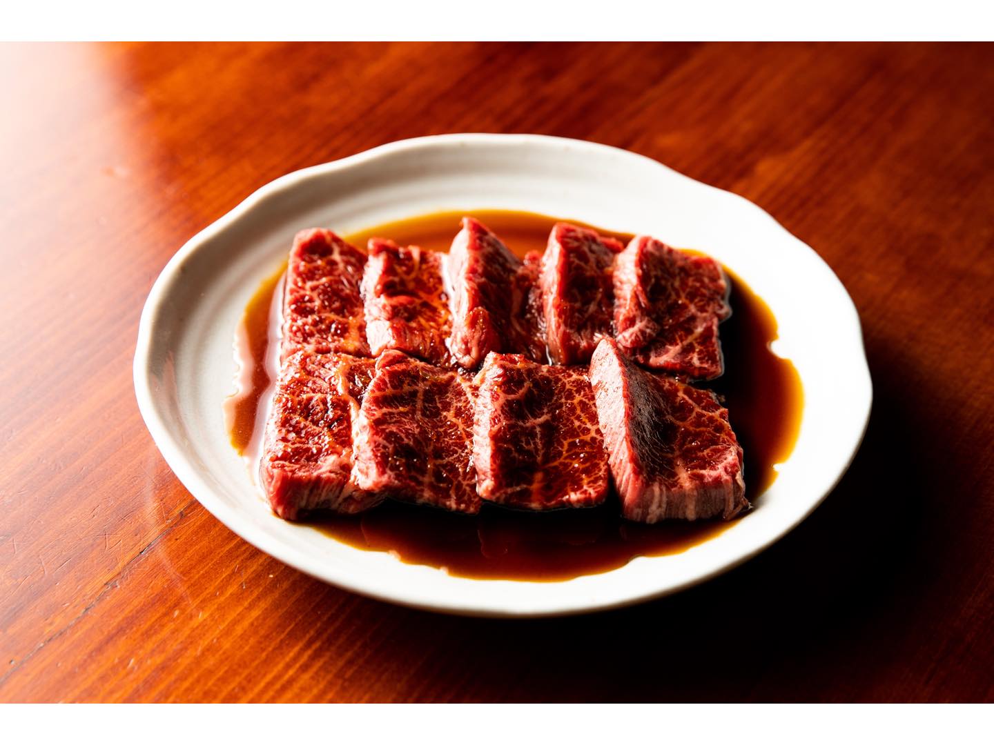 焼肉やホルモンは、タレか塩味からお好みの味つけをセレクトできる。上ハラミ¥1,600