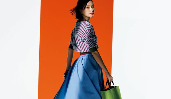 4/17 Fri｜スモーキーパステルでまとめた「マルニ」のガーリースタイルが、絶妙な“大人可愛い”を叶える！【365日コーディネート】