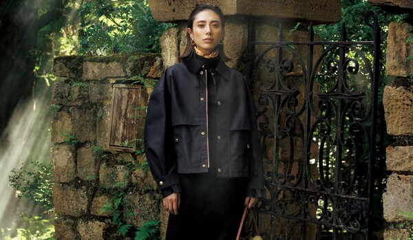 11/8 Sat|アウトドアのムードが漂う「セリーヌ」のジャケットを投入して、オールブラックの装いに鮮度を【365日コーディネート】