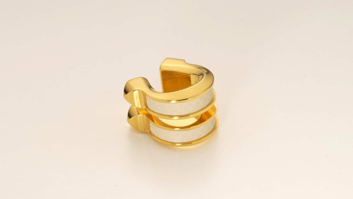 エルメスのシングルイヤーカフ『ジョケット』