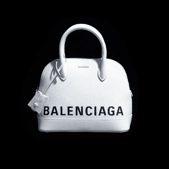 バッグ『ヴィルトップ ハンドル S』［縦22×横26×マチ11cm、ストラップ付き］￥235,000（バレンシアガ ジャパン）[Precious2019年4月号123ページ] 