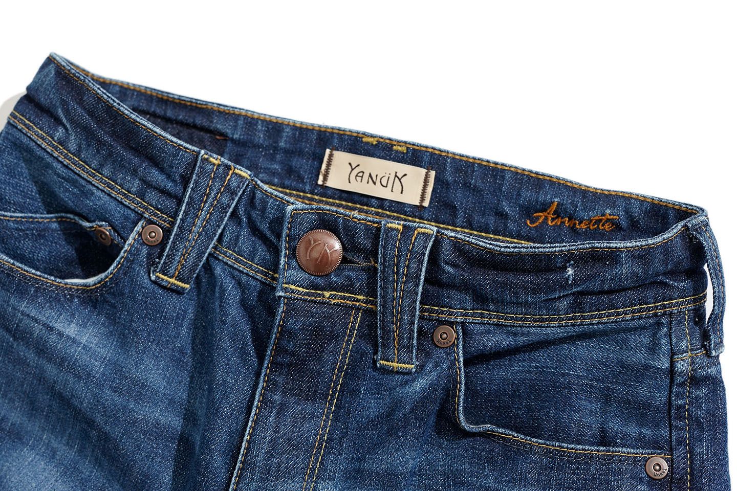 YANUK(ヤヌーク)のデニムパンツ