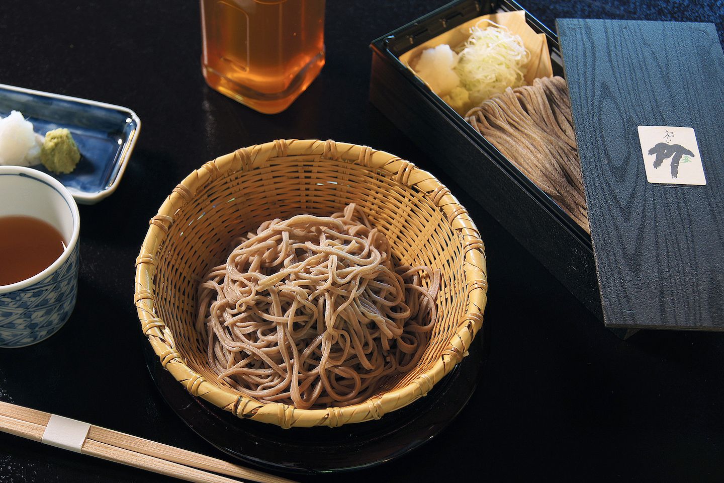 「特製手打ち生蕎麦と塩出汁」(1名分)¥1,620※1日限定20セット