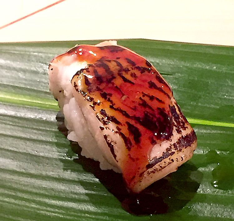 ふかふかの煮穴子は、煮詰めか塩が選べる
