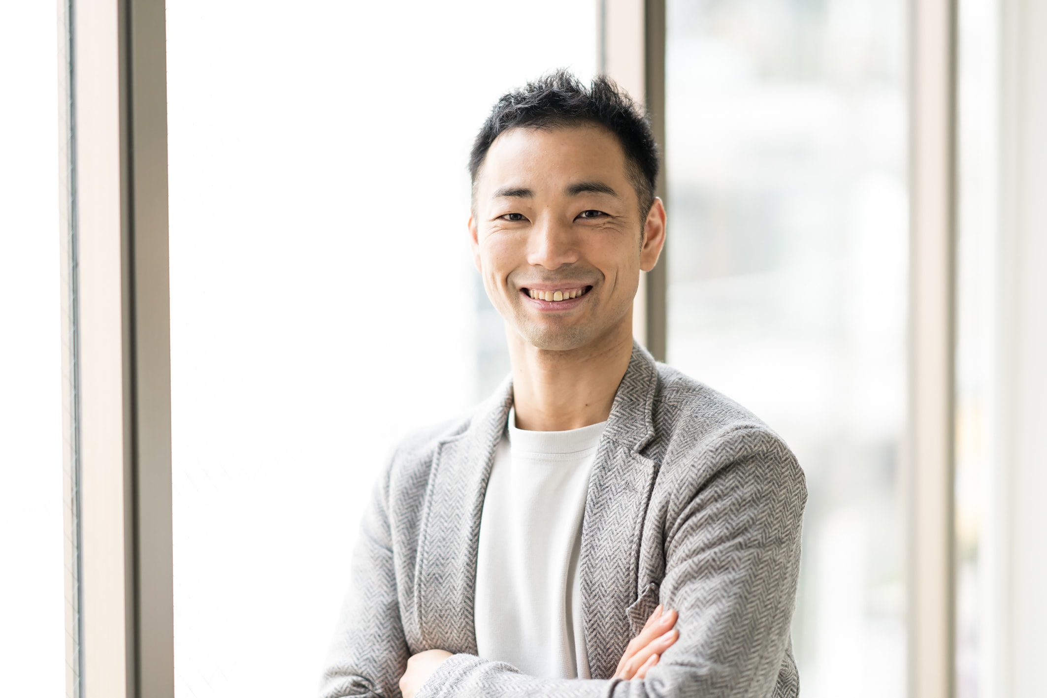 ACQUA omotesando 店長・尼野 聡さん。「インナービューティを心がけています。毎朝20分のヨガは、もう日課ですね」