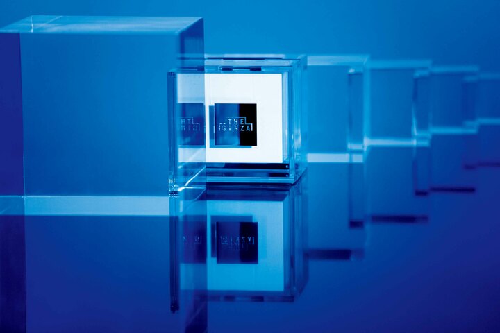 2002年のブランド誕生時からザ・ギンザのアイコン的な存在の、トータル スキンクリーム。夜、化粧水、乳液の後に使う。べたつき知らずで、しっとり潤うのに肌表面はサラサラに。素肌磨きのために必要な成分を配合した先進の処方で、ほのかなセイヨウ菩提樹の香りはリラックス感もある。今の肌と未来の肌のために意志を持って活用しよう。『ザ・ギンザ エンパワライザー』［医薬部外品］40g ￥100,000