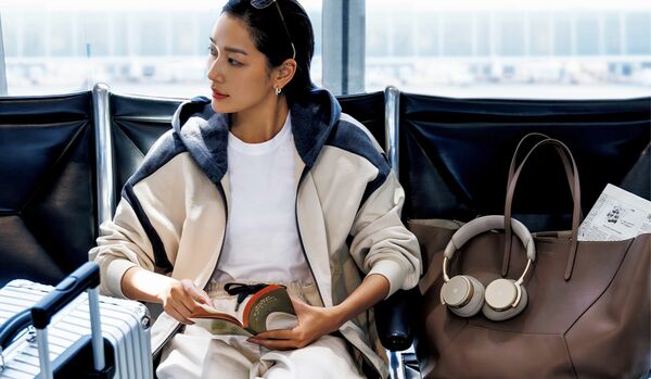 上質さと心地よさを愛する大人のための「ブルネロ クチネリ」空港スタイル｜極上の素材だけが与えてくれる安心感は格別