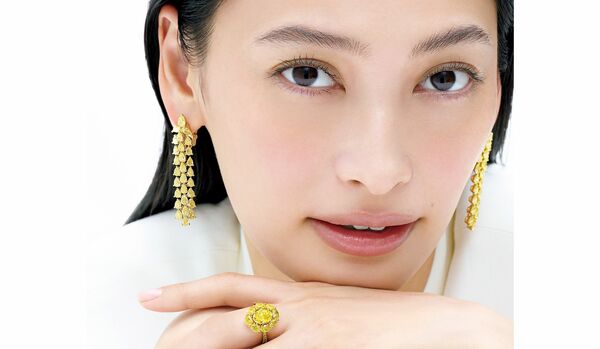 温かなオーラに満ちた「グラフ」のイエローダイヤモンドイヤリング＆リング｜奇跡のような煌めきが心をとらえる