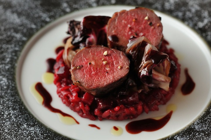 レストラン_10,肉_10,いちご_10,ワイン_10,ホテル_10