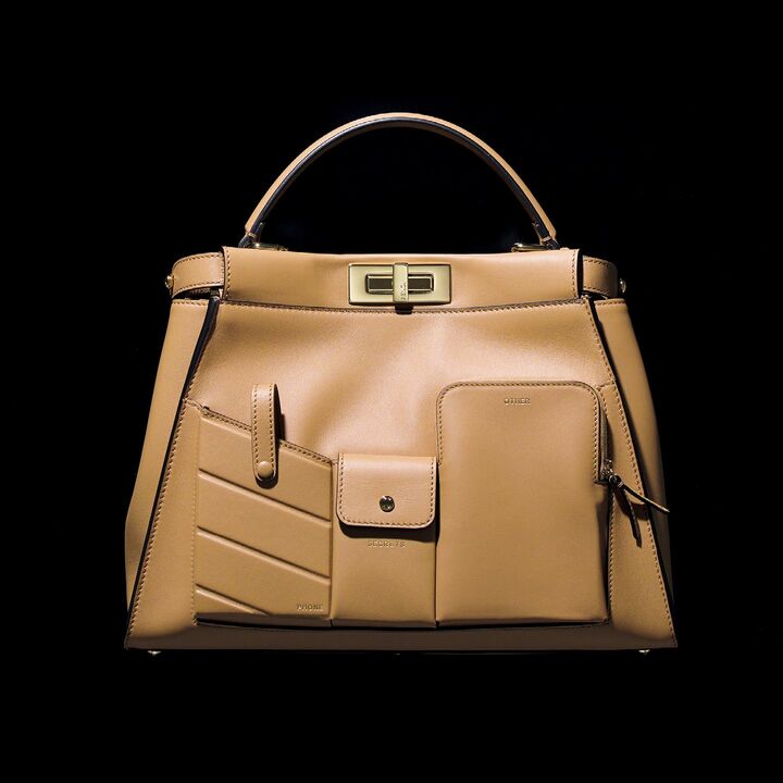 バッグ『ピーカブー』［縦26×横33×マチ12cm、ストラップ付き］￥546,000（フェンディ ジャパン）　[Precious2019年4月号122ページ] 