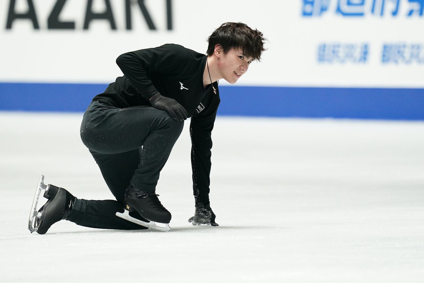 全日本選手権での練習風景。ブラックで統一したウェアもお似合い。写真:坂本 清/アフロ