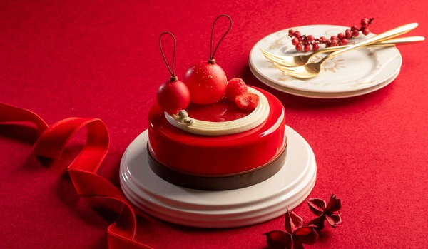 「ザ・キャピトルホテル 東急」のクリスマスコレクション2025｜全４種類のクリスマスケーキなどを実食レポート