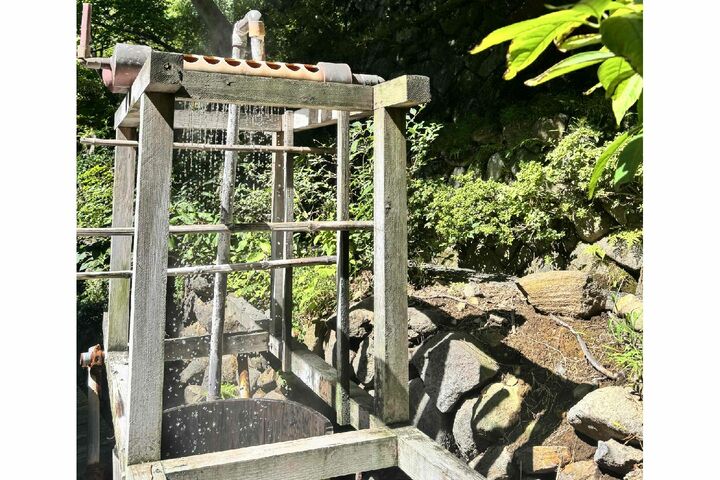 源泉の冷却装置
