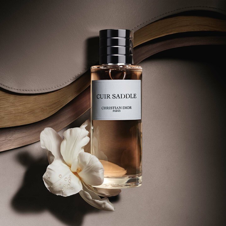 ディオールのフレグランスコレクション「ラ コレクシオン プリヴェ」の新作「キュイール サドル」