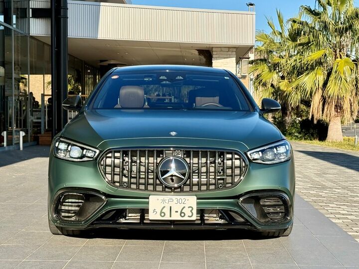 『S 63 E パフォーマンス』はモーターだけで最大約37km走れる。静かな走りが心に響く。