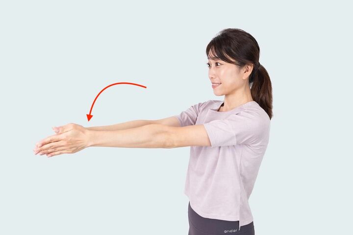 ゆっくりと元の位置へ戻す