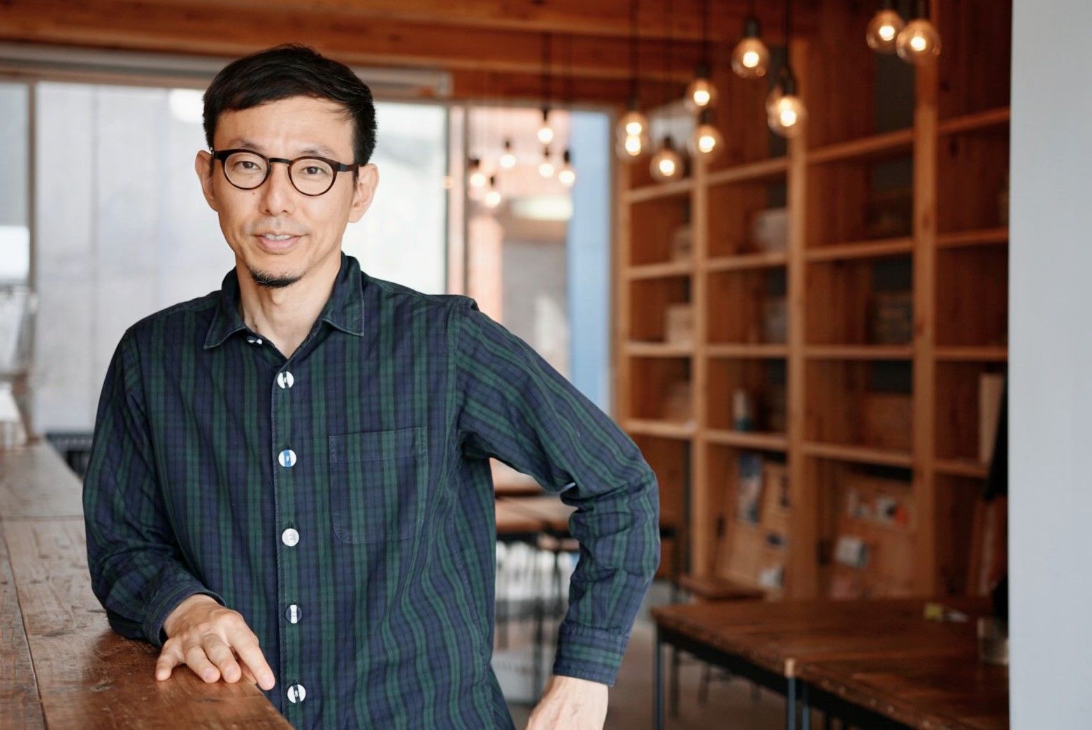柳澤大輔さん。カヤックが運営する『まちの社員食堂』にて