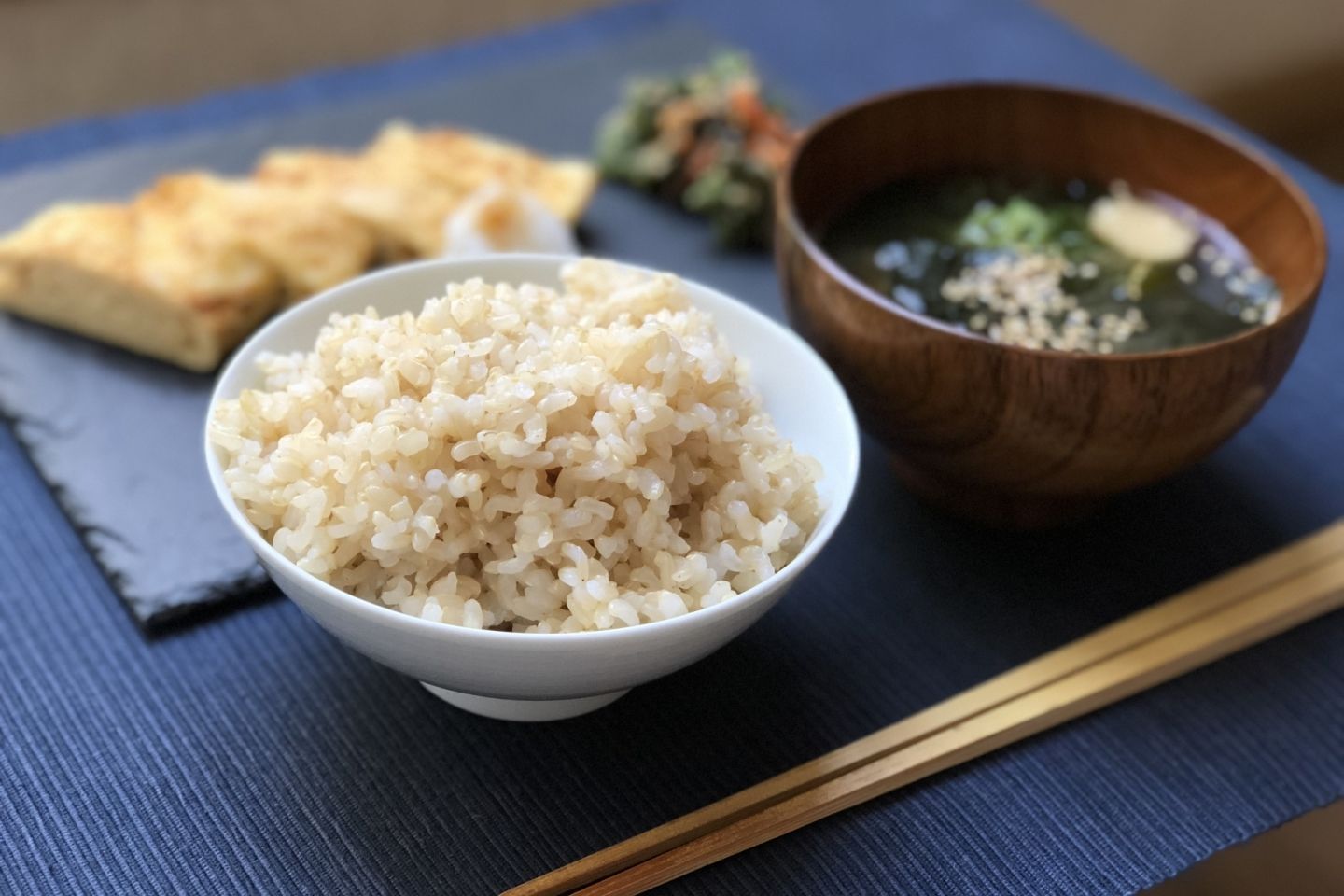 ご飯と味噌汁のイメージ