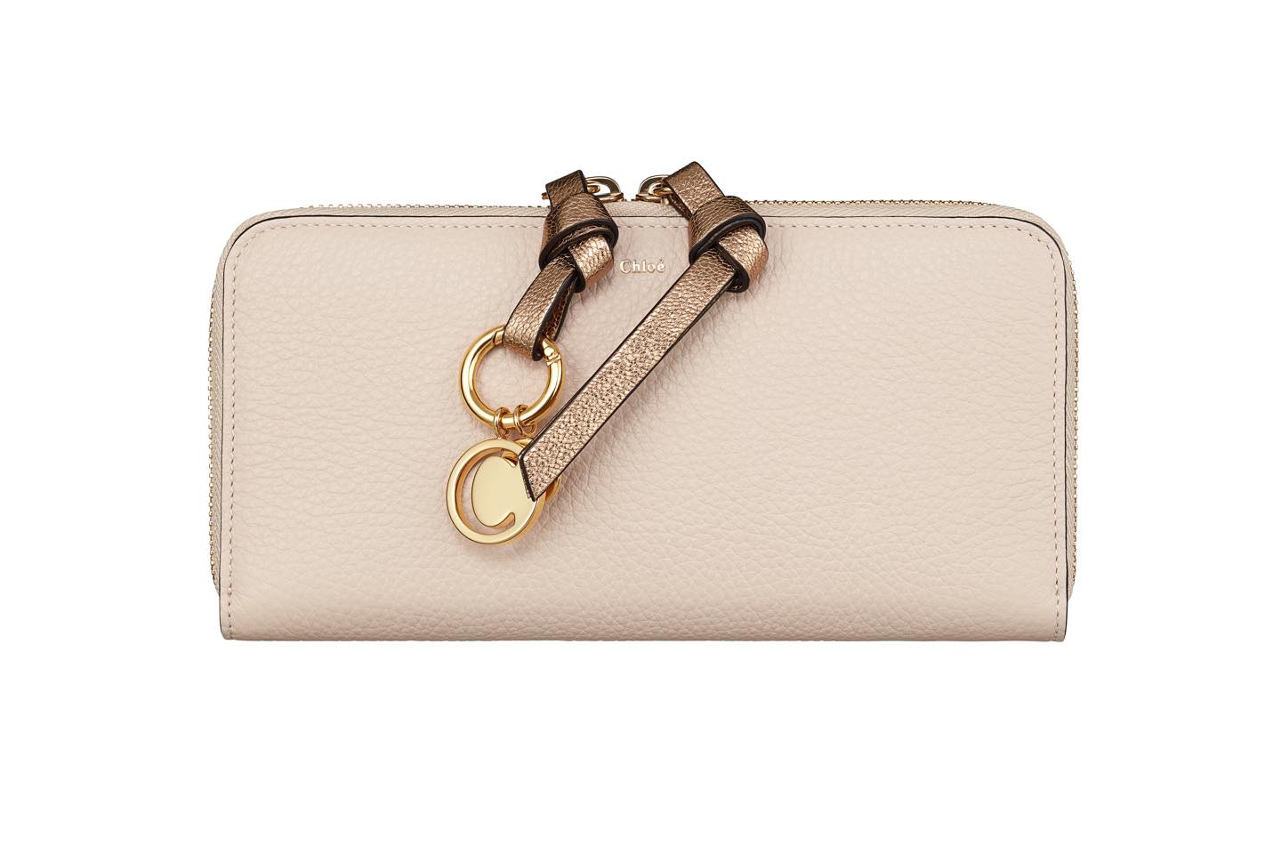 長財布「ALPHABET(アルファベット)」【縦9.5×横19cm】¥58,000・チャーム¥5,000(税抜)