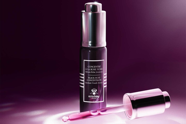 シスレーより新たに発売される美容液「ブラックローズ コンセントレート ラディアンス セラム」