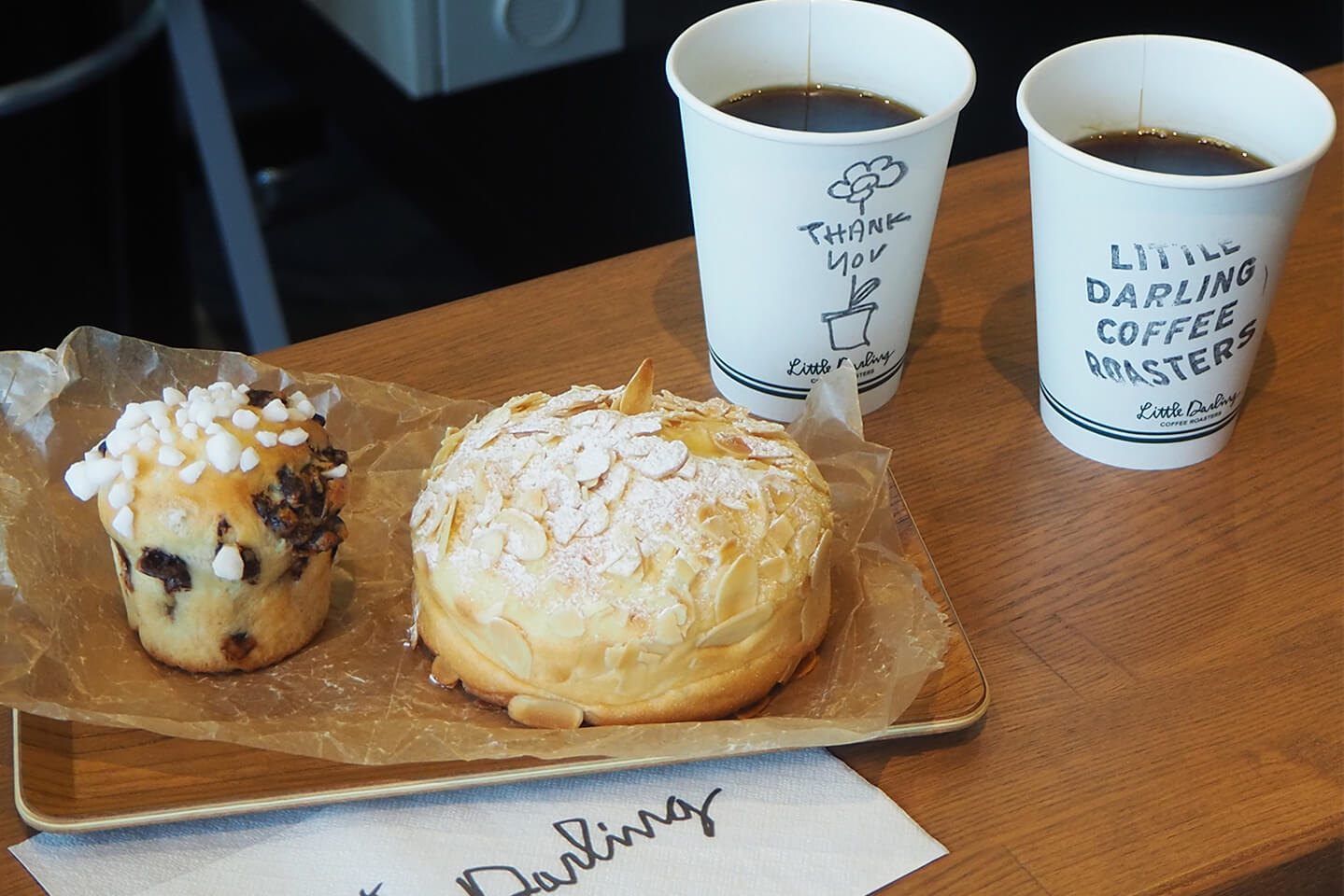 コーヒーとマフィンとメロンパン