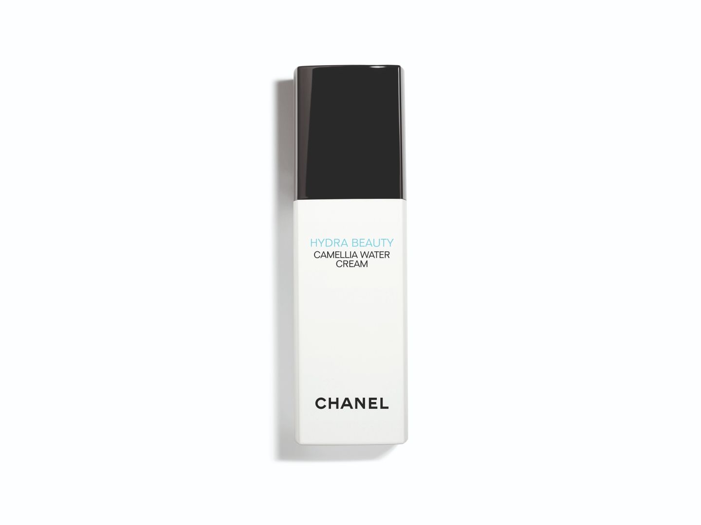 シャネル イドゥラ ビューティ ウォータリー クリーム 30ml ¥7,000(2019年6月1日発売)©CHANEL