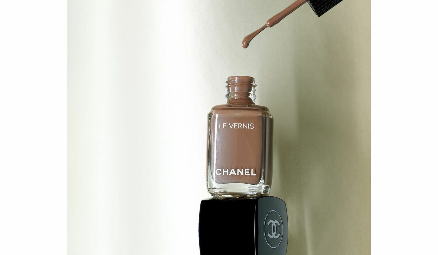 「シャネル」のネイル『ヴェルニ』