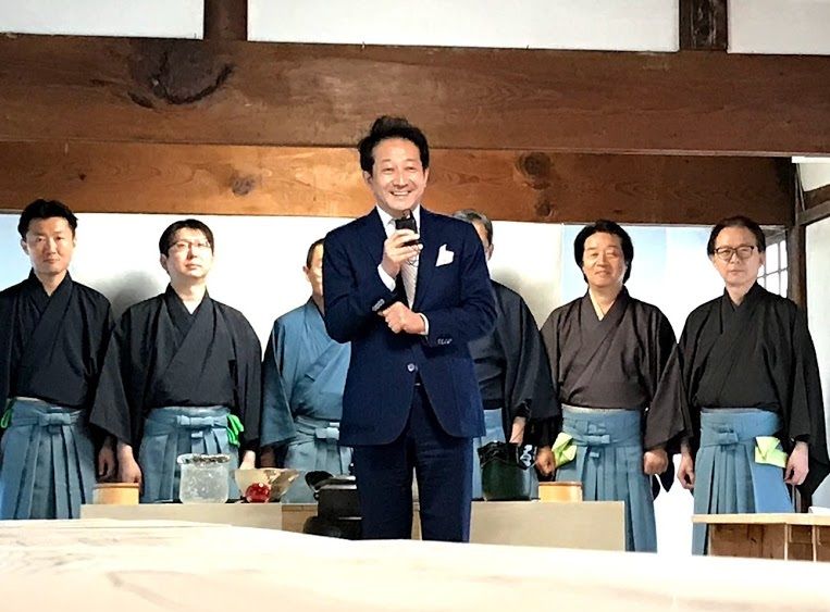 東大寺・二月堂で特別に開催されたワイン茶会にて。