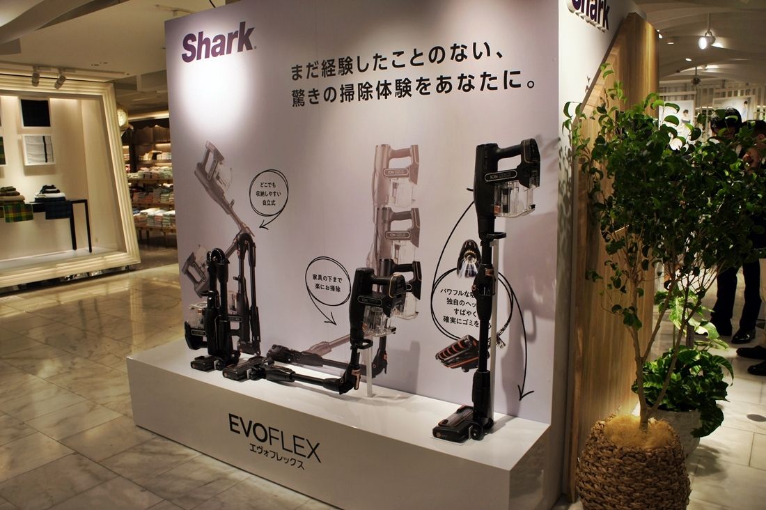 2018年7月11日~24日までの期間限定で開かれた「Sharkスペシャルストア新宿伊勢丹店」