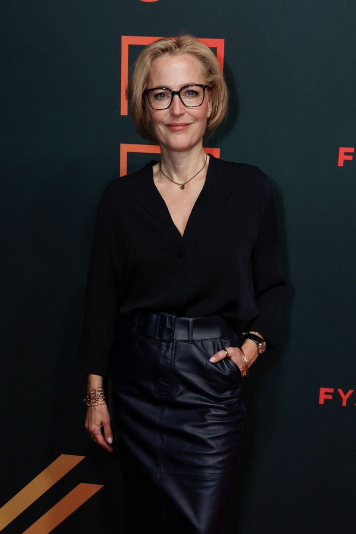 知的でチャーミングなアラフィフ、ジリアン・アンダーソンの美貌遍歴【50枚】｜人気海外ドラマ『ザ・クラウン』、『グレート・スクープ』にも出演