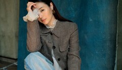 大政 絢さんがまとう、明るく光り輝く「ステラ マッカートニー」の 