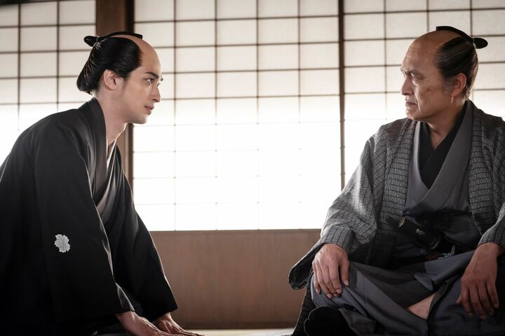 度重なるピンチや裏切りからか、意次(渡辺謙さん)の見た目は自然な経年を越えたやつれ方に…。(C)NHK