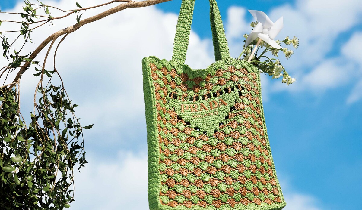 【お洒落度UP】PRADA◆クロッシェ編み かごバッグ 巾着開閉 ロゴ お洒落度UP】PRADA◇クロッシェ編み かごバッグ 巾着開閉 ロゴ