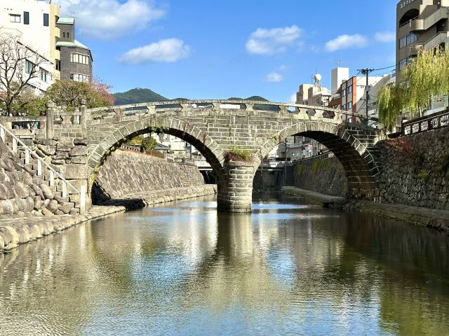 眼鏡橋は日本三大名橋に数えられる現存最古のアーチ型石橋のひとつ。