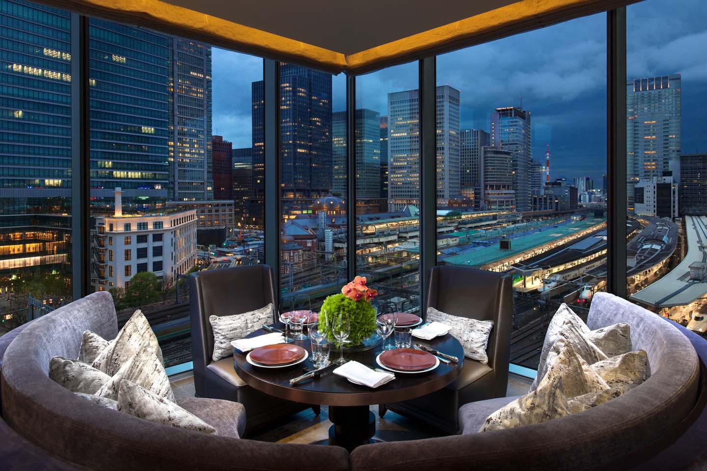 MOTIF RESTAURANT & BAR/フォーシーズンズホテル丸の内 東京