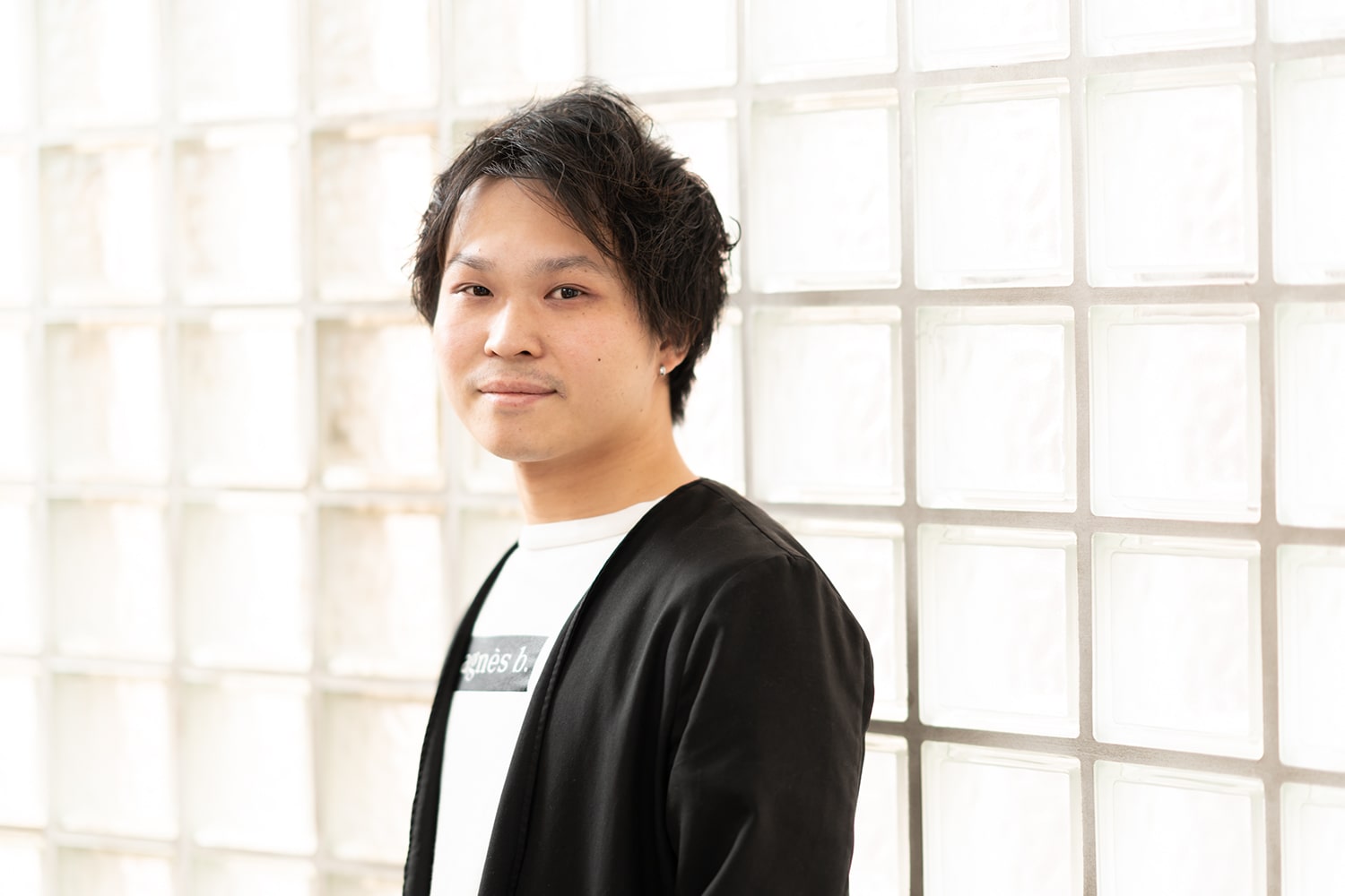 Ramie GINZA副店長・寺尾拓巳さん。最近、ボクシングにハマっていると言う寺尾さん。「オルタナティブボクササイズに通っています。1レッスンで1,000キロカロリーも消費できるんですよ。毎回なまった体が悲鳴をあげます(笑)」