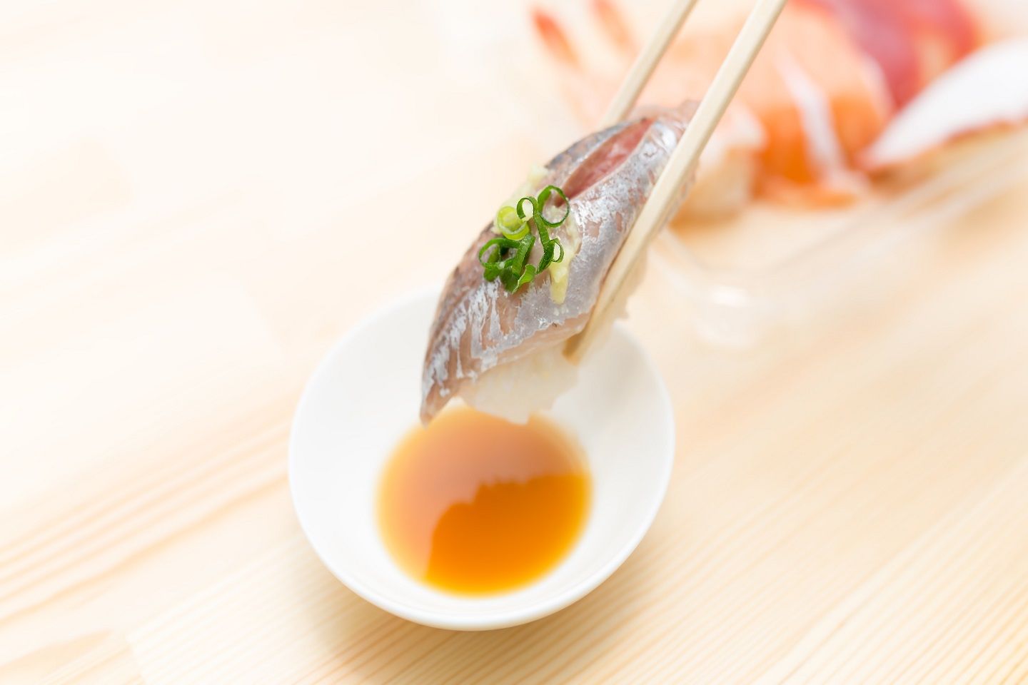 シャリに醤油はつけない