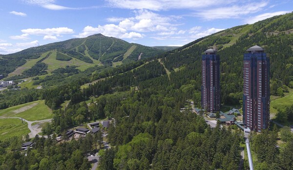 【プレゼントキャンペーン】大人のグレイスフルな滞在を叶える、「リゾナーレトマム」への宿泊（１泊朝食付き）を１組２名様に！