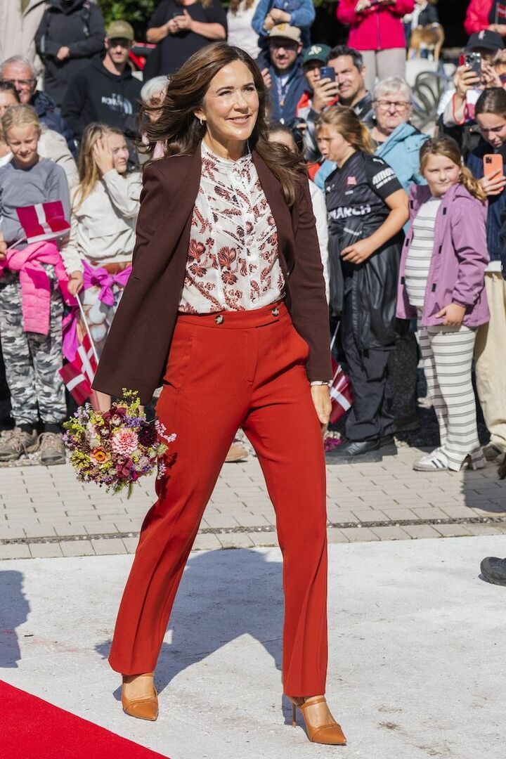 ファッションニュース_3,セレブ_3,大人コーデ_3,ブラウス_2