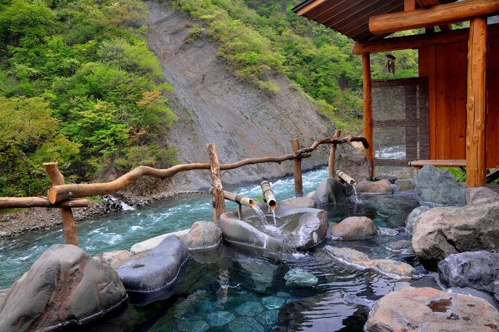 新潟県・十日町市にある「清津峡湯元温泉 清津館」